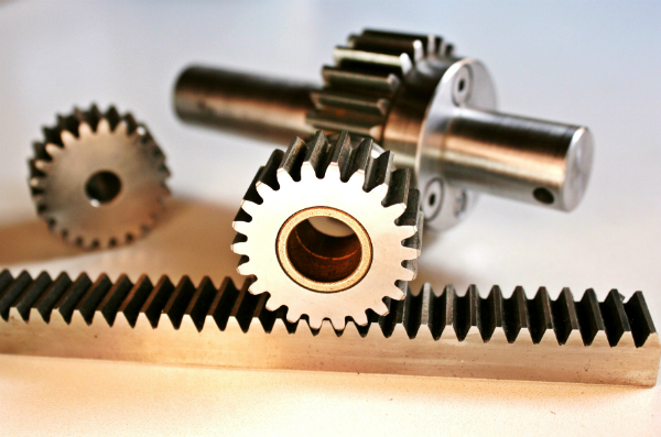 Zahnräder und Zahnstangen sind wichtige Komponenten in der Antriebstechnik Zahnräder und Zahnstangen sind wichtige Komponenten in der Antriebstechnik
