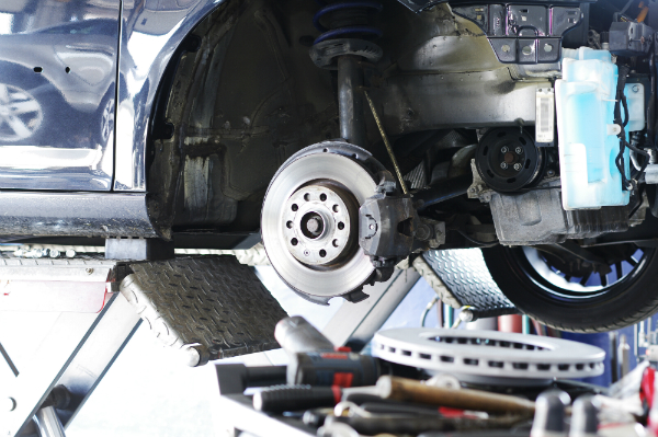 Reparatur der Bremsen, Bremsscheibe und Bremsklötze Reparatur der Bremsen, Bremsscheibe und Bremskloetze