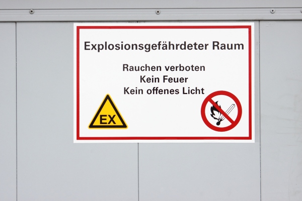 Explosionsgefährdeter Raum – Rauchen verboten | kein Feuer | kein offenes Licht explosionsgefaehrdeter-raum