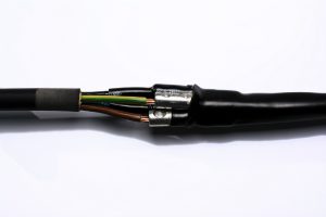 Schrumpfschläuche – Funktionsweise und Verwendung - Reichelt ...