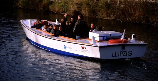 Das weltweit erste Brennstoffzellen-Passagierboot "Hydra" im Jahr 2000 Brennstoffzellen-Passagierboot Hydra