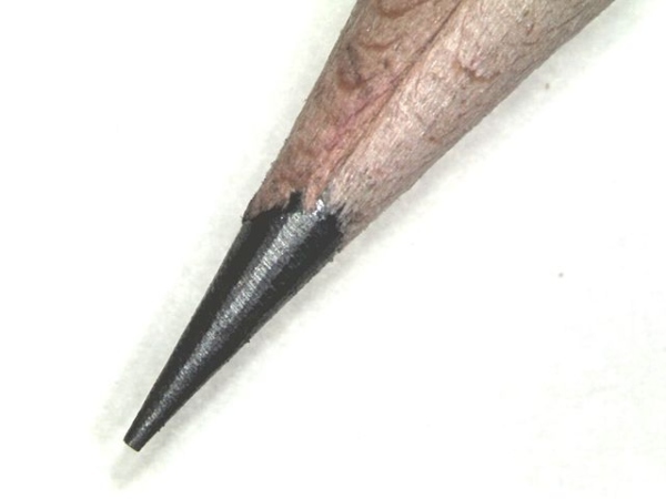 Bleistiftspitze aus Graphit Bleistiftspitze aus Graphit diamant-und-graphit