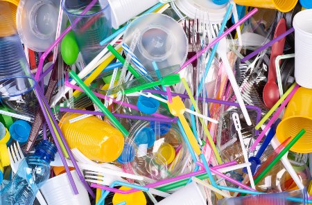 Einwegartikel aus Plastik Einwegartikel aus Plastik