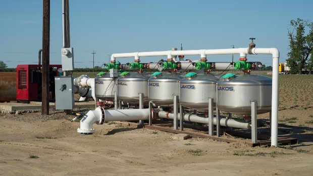 Sandfilter auf einer Tomatenfarm in Kalifornien Sandfilter auf einer Tomatenfarm in Kalifornien (Public Domain Bild von Wikipedia)