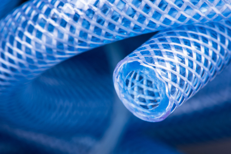 Die integrierte Gewebeeinlage sorgt bei PVC Schläuchen für die notwendige Druckfestigkeit Die integrierte Gewebeeinlage sorgt bei PVC Schläuchen für die notwendige Druckfestigkeit