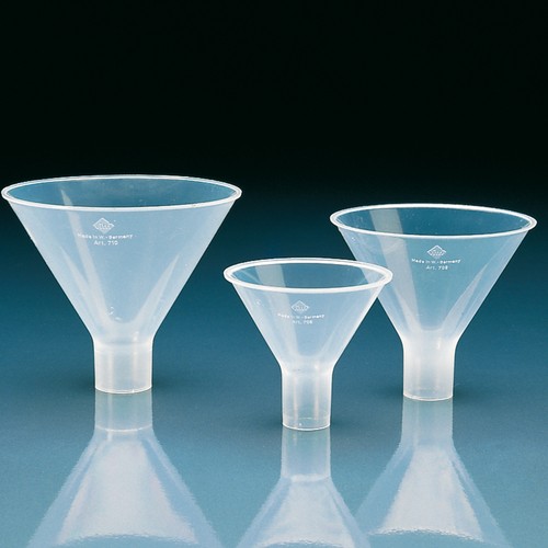 Pulvertrichter aus PP Pulvertrichter aus PP