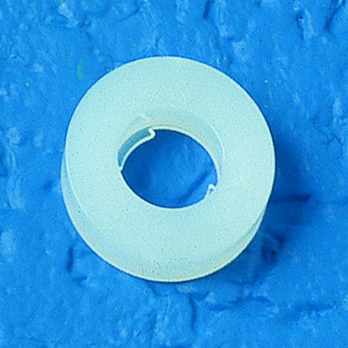 Washer made of HDPE with retaining lips