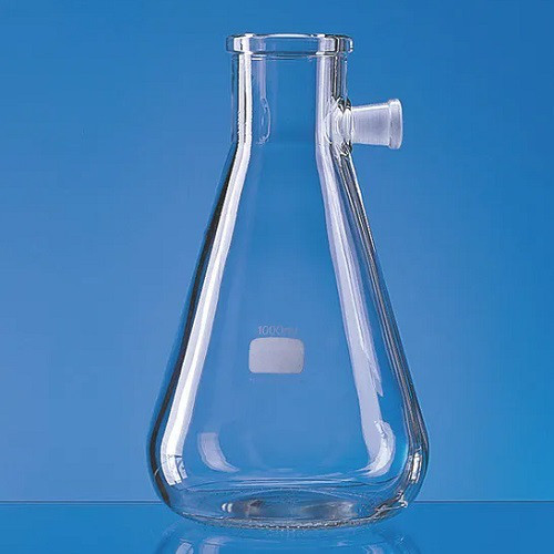 Filtering Flask made of PP